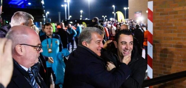 لابورتا: تشافي مستمر مع برشلونة حتى لو خسر الدوري الإسباني