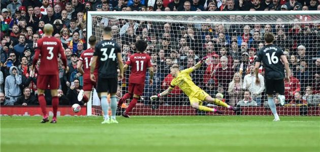 جماهير ليفربول عن محمد صلاح بعد التعادل مع آرسنال: لو كان إنجليزي أبيض لحصل على ركلة جزاء